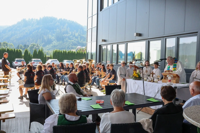 Die Musikerinnen und Musiker des Musikvereins Rothenthurm-St. Peter ob Judenburg präsentierten nicht nur beeindruckende Blasmusik, sondern überraschten die Gäste auch mit einem kulinarischen Angebot, das keine Wünsche offenließ.