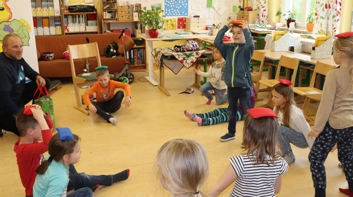 Spannender Workshop "Sicher &amp; Fit" in der Volksschule Kitzeck. Die Mitarbeiterinnen und Mitarbeiter von "Große schützen Kleine" sorgten für einen spannenden Nachmittag.