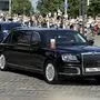 Werbebotschafter: Wladimir Putin mit der Präsidentenlimousine Aurus, die als russische Edelmarke aufgebaut wird