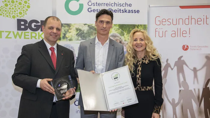 Gert Lang (Fonds Gesundes Österreich), Heimo Reicher (Geschäftsführer VESCON Systemtechnik), Andrea Hirschenberger (ÖGK Steiermark)