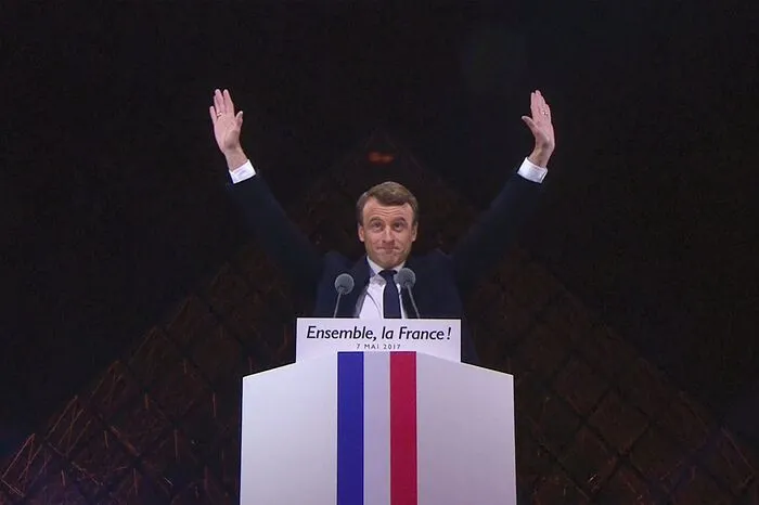Emmanuel Macron ist neu gewählter Präsident Frankreichs. Zu den Klängen der Europahymne von Ludwig van Beethoven geht er ans Rednerpult. "Danke Freunde, dass ihr da seid", beginnt Macron seine Rede...