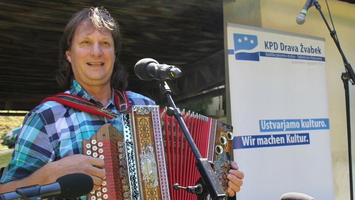 Zahlreiche Ehrengäste besuchten das internationale Treffen der Volksmusikanten. Darunter der Hohe UNO Repräsentant Valentin Inzko, Monsignore Dechant Ivan Olip, Bürgermeister Gerhard Visotschnig, Kulturstadtrat Markus Trampusch .....