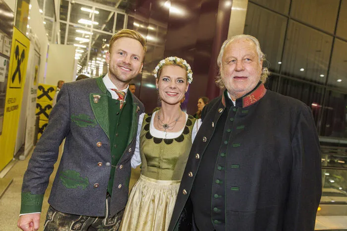 Willi und Christiana Gabalier mit Dancing Star Hannes Kartnig