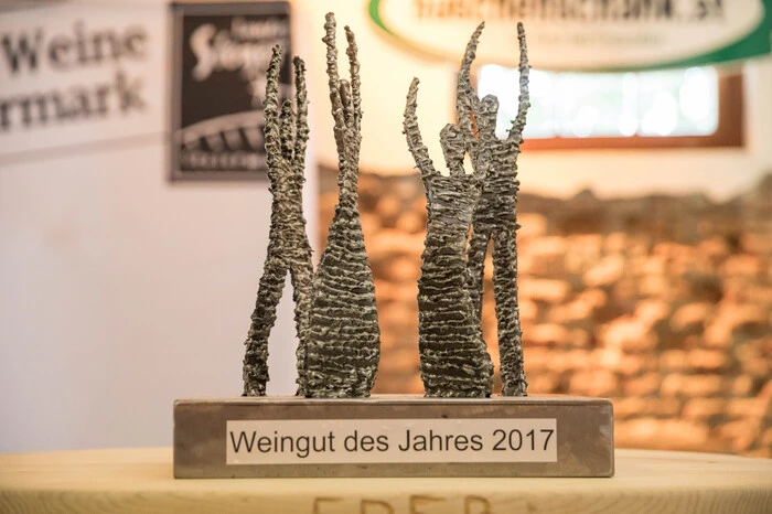 ... und einmal den Titel "Weingut des Jahres" gab es abzuholen.