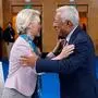 President of the European Commission Ursula von der Leyen (L) greets Portugal's Prime Minister Antonio Costa as they arrive for a plenary session during the European Council Informal Meeting at the Palacio de Congreso in Granada, southern Spain on October 6, 2023. Leaders of the EU's 27 nations were to tackle the bitterly divisive question of migration at a summit in Spain today, two days after agreeing a reform package staunchly opposed by Warsaw and Budapest. (Photo by Ludovic MARIN / AFP)