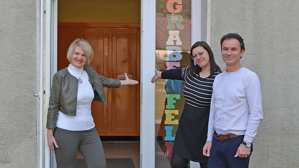 Bürgermeisterin Andrea Winkelmeier, Familienreferentin Carina Nemeth und Fachbereichsleiter Werner Reinprecht 