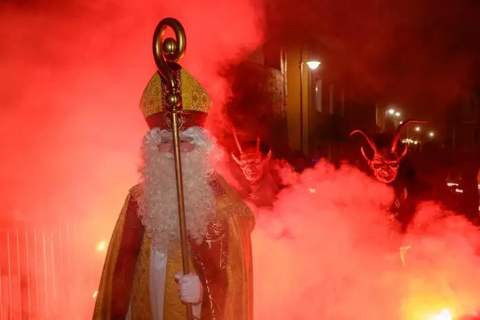 Natürlich durfte auch der Nikolaus nicht fehlen. Für die kleinen Besucher gab es eine eigene Kinderzone