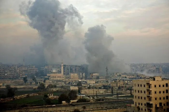 Das Internationale Komitee des Roten Kreuzes (IKRK) in Syrien ist wegen der humanitären Lage in der umkämpften Metropole Aleppo alarmiert.
