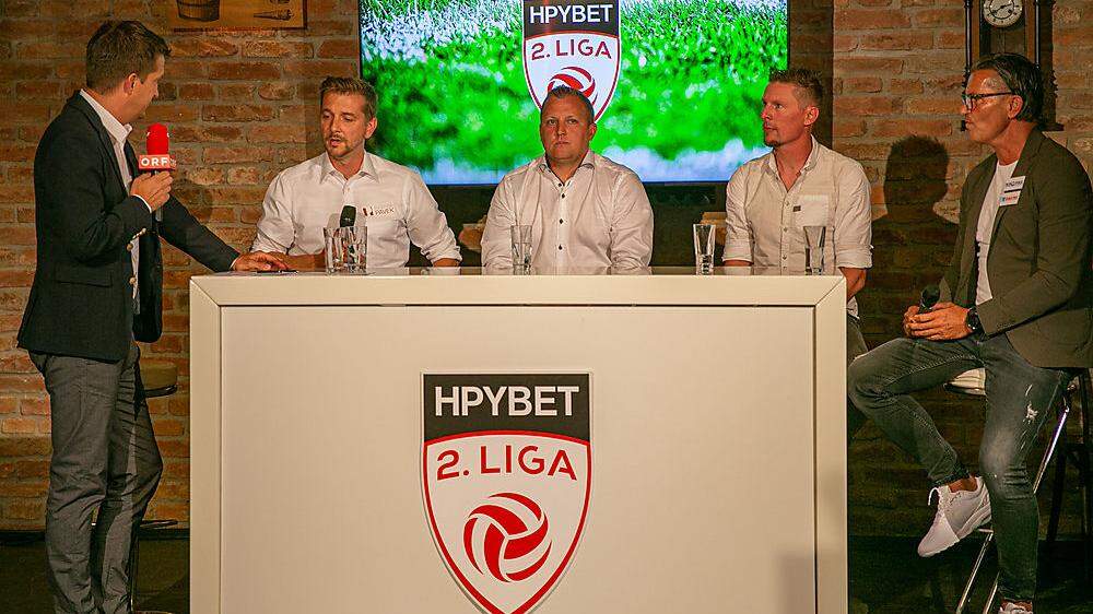 Oliver Polzer (ORF), David Preiss (GAK), Thomas Grumser (FC Innsbruck), Gernot Plassnegger (SC Lustenau) und  Gerald Baumgartner (SV Ried, von links)