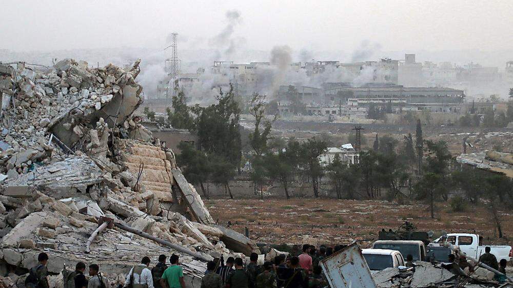 Erneut Bombenangriffe auf von Rebellen eingenommene Stadtteile 