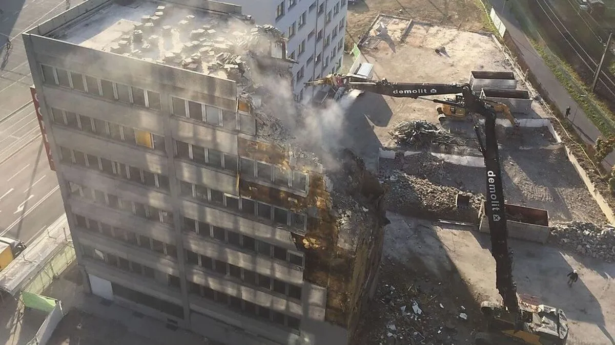 Abriss des Merkur-Gebäudes