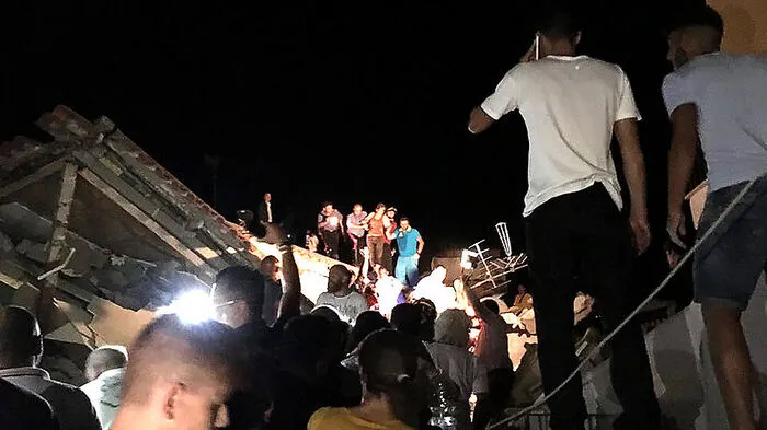Ein Erdbeben hat die italienische Urlaubsinsel Ischia mitten in der Hochsaison erschüttert.