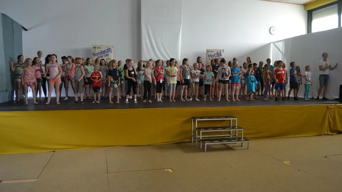 Kinder und Jugendliche aus der gesamten Region haben im Rahmen der Musicalwoche im Schulzentrum Stubenberg Quartier bezogen.