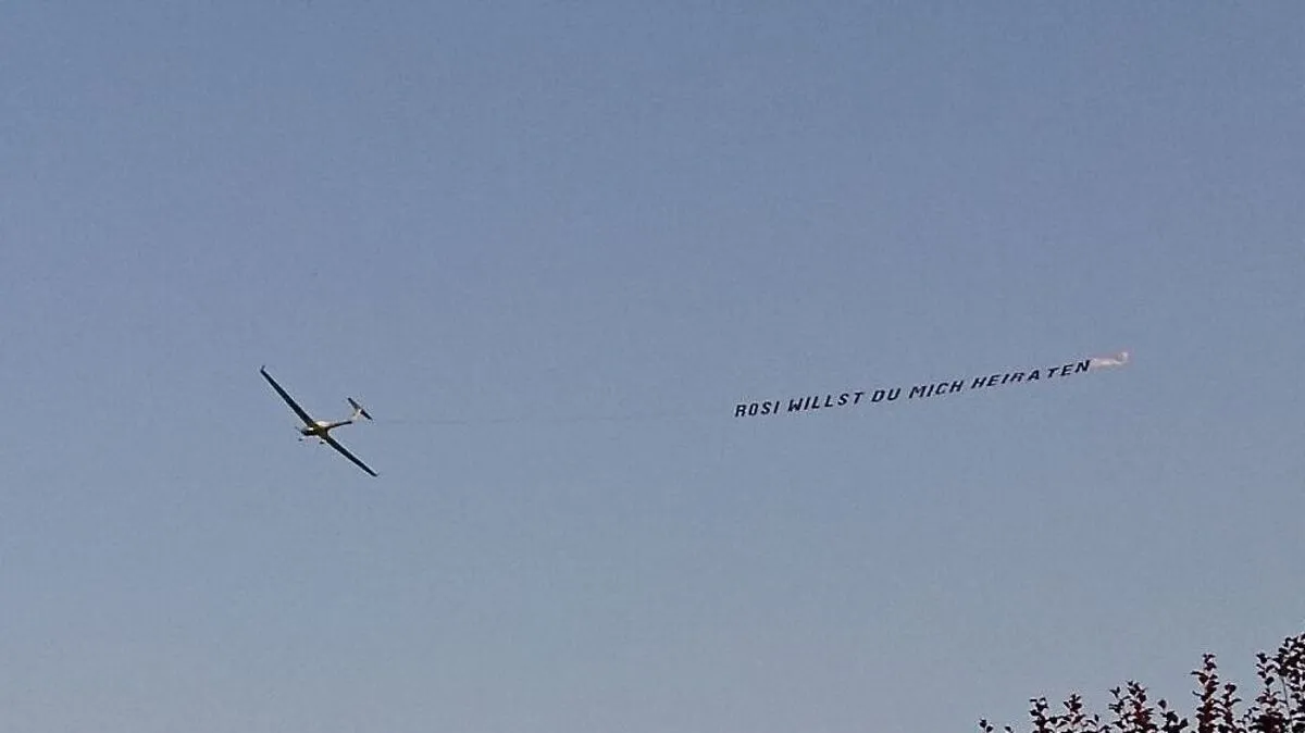 Ob Rosi wohl "Ja" gesagt hat . . . ?