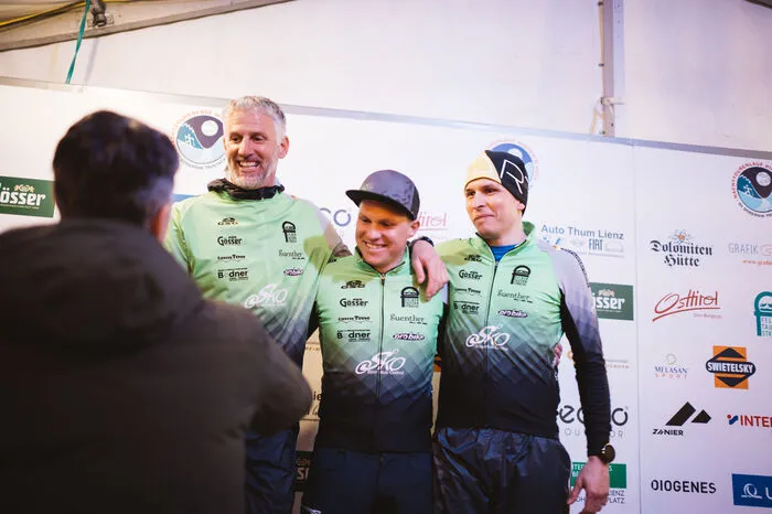 Die schnellste Seilschaft stellte der SKO-Osttirol: Michael Pichler, Andreas und Alexander Marx lachten über den Tagessieg. 