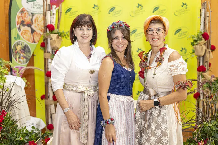 Obfrau der Fördergemeinschaft Garten Magarita Messner-Fritzl, Elena Schnitzer und Organisatorin Regina Kneß.