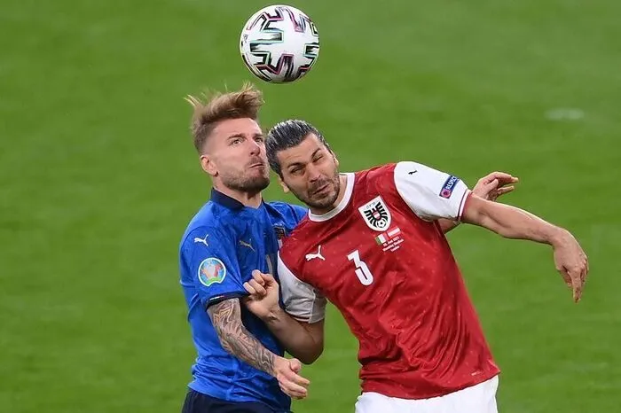 Aleksandar Dragovic: 5 Wieder einmal eine einwandfreie Leistung des Innenverteidigers. Die zuletzt so furios spielenden Italiener waren zwar oft in Österreichs Spielhälfte, hatten allerdings nicht viele hochkarätige Chancen. Auch, weil in der Mitte alles dicht war.