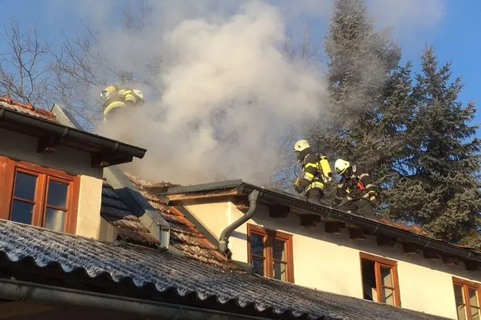 Gegen Mittag war der Brand unter Kontrolle.