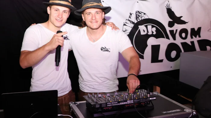 Beim Blaulicht Event am Abend sorgten die DJ‘s vom Lond mit Andreas und Florian „Floh“ Krassnitzer für Stimmung bis in die frühen Morgenstunden.
