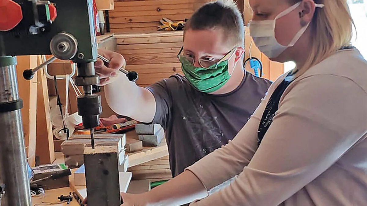 Die Arbeiten in den Werkstätten der Lebenshilfe laufen auch während der Coronazeit weiter, wenn auch unter großen Sicherheitsvorkehrungen