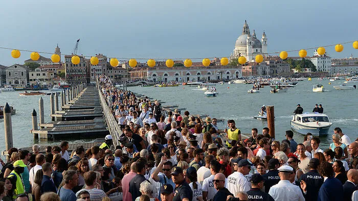 In Venedig feiert man, wie alljährlich am dritten Samstag und Sonntag im Juli, die Festa del Redentore, das Erlöserfest.