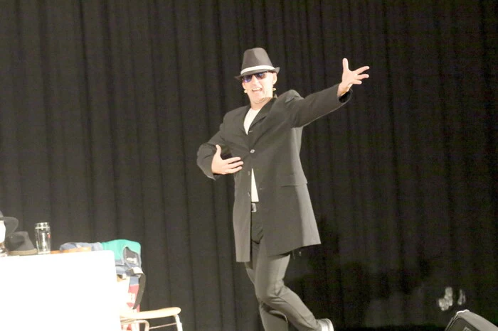 Ob als Udo Lindenberg, Wolfgang Ambros, Peter Kraus oder Heino: Kräftige Anschläge auf die Lachmuskeln waren vorprogrammiert. 