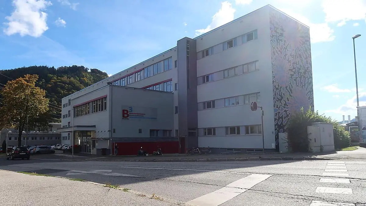 In der HAK Bruck wird versucht„Normalunterricht“ zu leben 