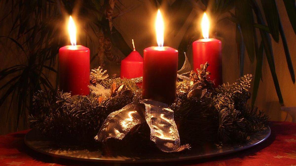 Ein Adventkranz fing Feuer