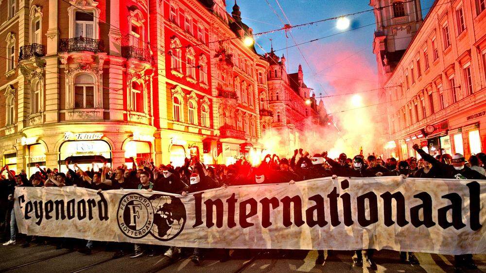 Die &quot;Fans&quot; von Feyenoord Rotterdam zogen eine Spur der Verwüstung in Graz