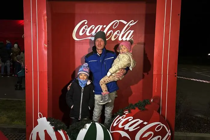 Ein Erinnerungsfoto mit dem Weihnachtskarten-Fotorahmen gehört dazu.