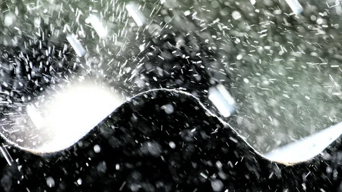 Dächer sind immer härteren Belastungen durch Hagel, Sturm und massiven Regenfällen ausgesetzt
