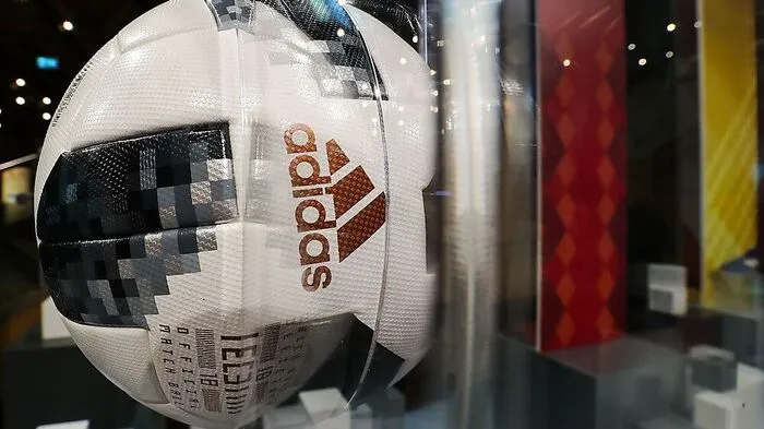 Der WM-Ball von Adidas