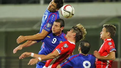 Artur Ionita (Nr. 9) gehört zu den wichtigsten Mittelfeldspielern der Republik Moldau