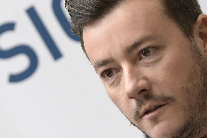 "Der Herr Strache ist einfach dort erschienen, und über Bord schmeißen hat ihn Rene nicht gut können." Der zurückgetretene FPÖ-Obmann war auch auf der Yacht des Großinvestors Rene Benko (Bild), Hans Peter Haselsteiner weiß warum.