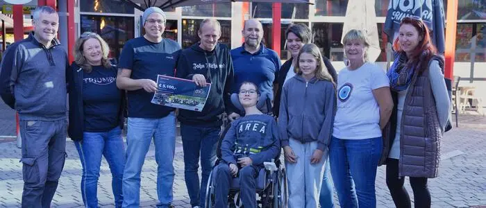 Beim 12. Spielberger Bikerday konnten 5100 Euro an Spenden für den schwer behinderten Fabian gesammelt werden – am Freitag wurde das Geld an die Familie des Buben übergeben