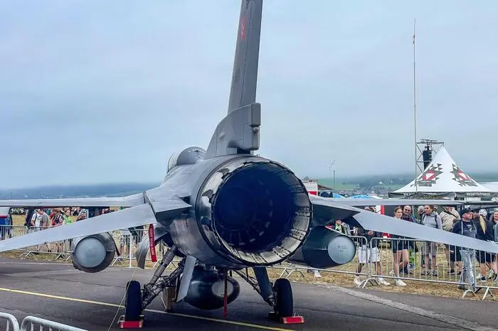 Klicken Sie sich durch die Eindrücke vom Gelände und den Flugshows...