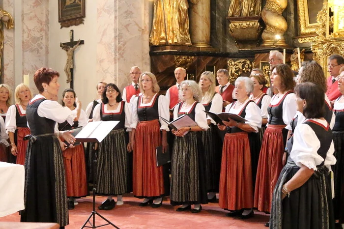 Grund des Besucherandranges war das Jubiläumskonzert  der Sängerrunde St. Georgen/Längsee unter Obmann Karl Schermanz und Chorleiterin Magrit Ramprecht.