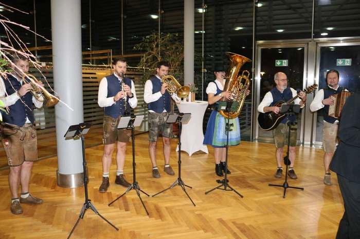 Die Mostlondmusi sorgte für echte Volksmusik. 