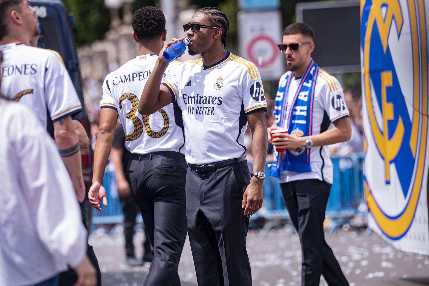 Trennung im Sommer?: War das die letzte Meisterfeier für Alaba bei Real Madrid?