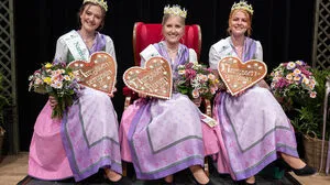 Die Hoheiten Sophia Hellwig, Michaela Ertlschweiger und Celin Pichler (v. l.) 