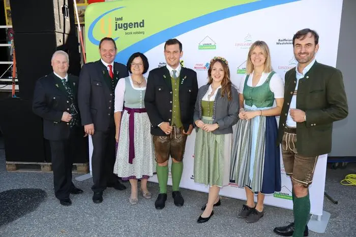 Nach der heiligen Messe mit dem Landjugendchor wurde der Festakt im Rahmen von „Woaz & Wein“ vom Musikverein Ligist-Krottendorf eröffnet. Nach Grußworten der Ehrengäste ...