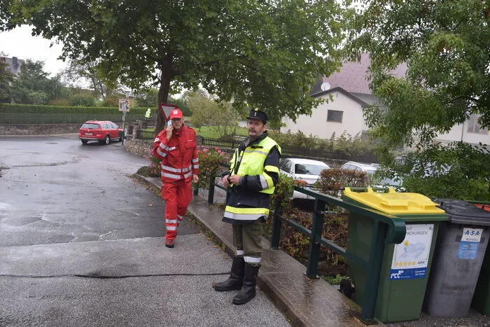 Es galt, ein brennendes Haus zu löschen.