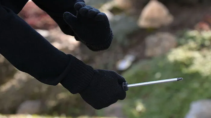 24-Jähriger wurde attaktiert und mit einem Schraubenzieher verletzt