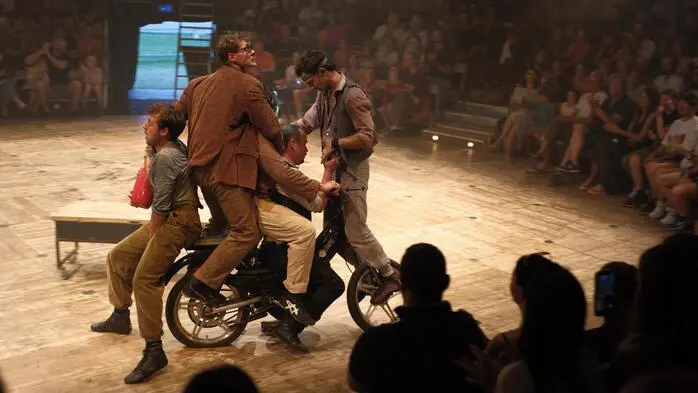 Der Cirque la Compagnie zeigte eine atemberaubende Abendvorstellung
