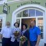 Robert Kögler, Beatrix Kögler, Katrin Hierzer und Hans Peter Hierzer (v.l.n.r.) bei der Eröffnung ihres neuen Teeladens