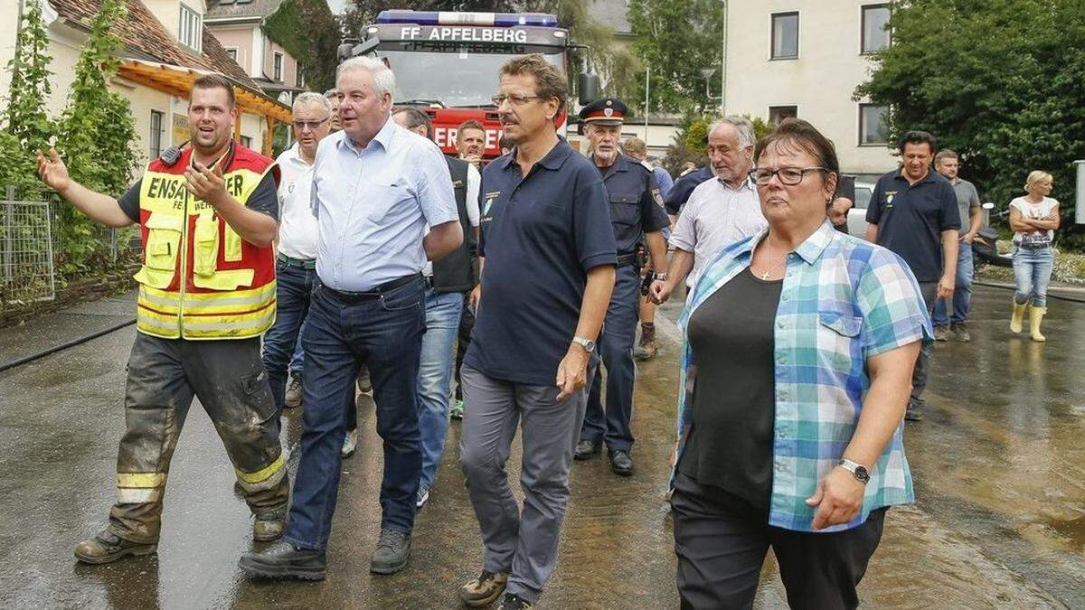 LH Schützenhöfer bei einem Lokalaugenschein in der Obersteiermark