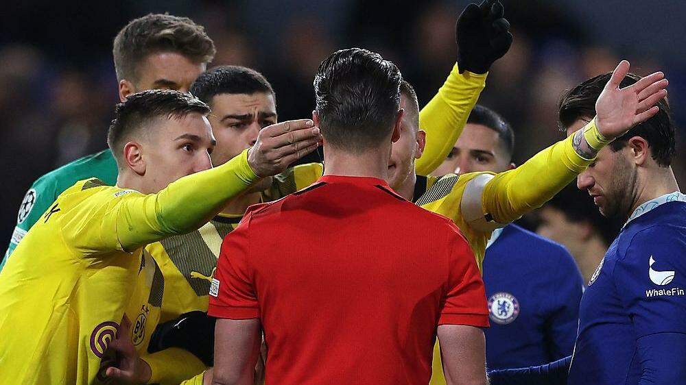 Referee Danny Makkelie stand im Mittelpunkt der Dortmunder Kritik