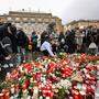 Lichtermeer vor dem Unglücksort in Prag | In Prag herrscht tiefe Betroffenheit
