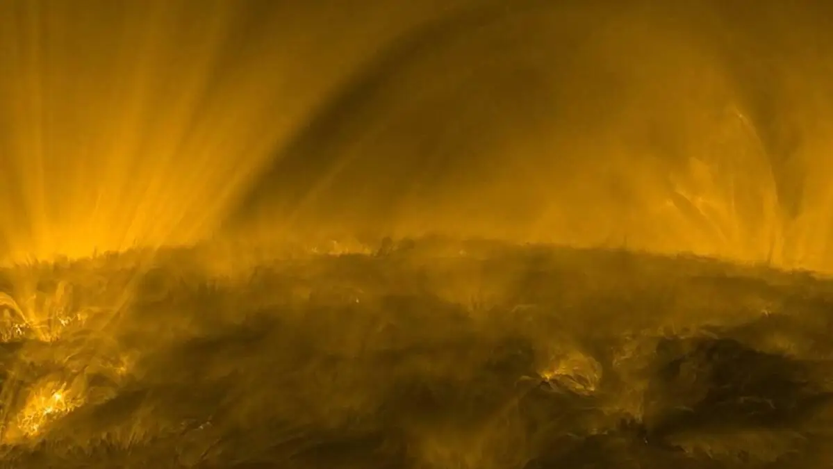 ESA-Sonde Solar Orbiter filmt heiße Plasma-Strukturen in der Sonnenkorona – Regionen mit Temperaturen bis zu einer Million Grad Celsius