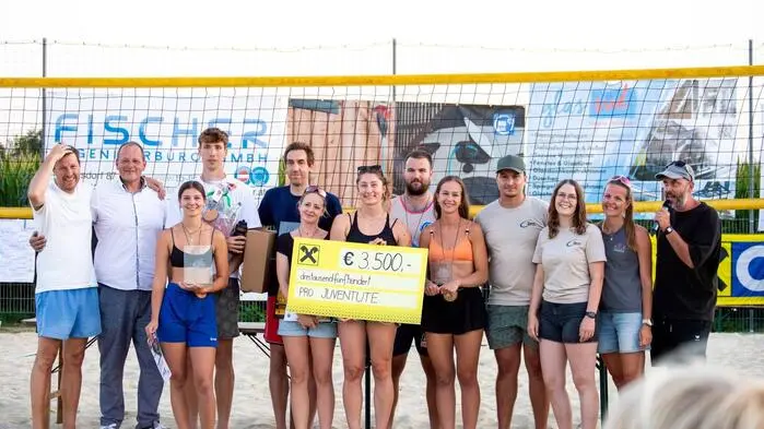 Im Rahmen der Vulkanland Beachtour kamen beim „Charity-Mixed“ 3700 Euro an Spenden für Pro Juventute zusammen
